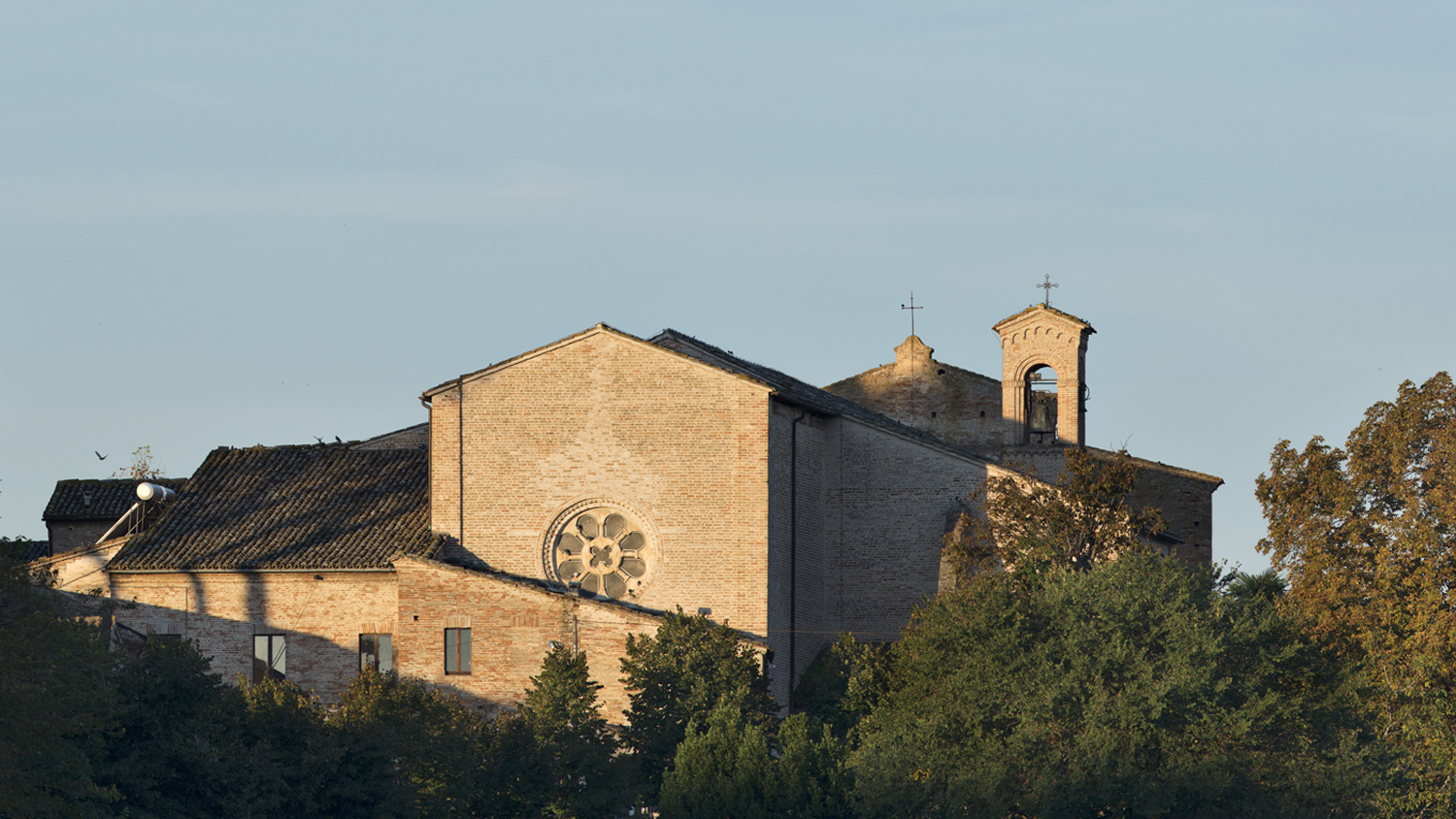 L’Archivio e la Biblioteca di San Ginesio: documenti per il territorio - Copertina