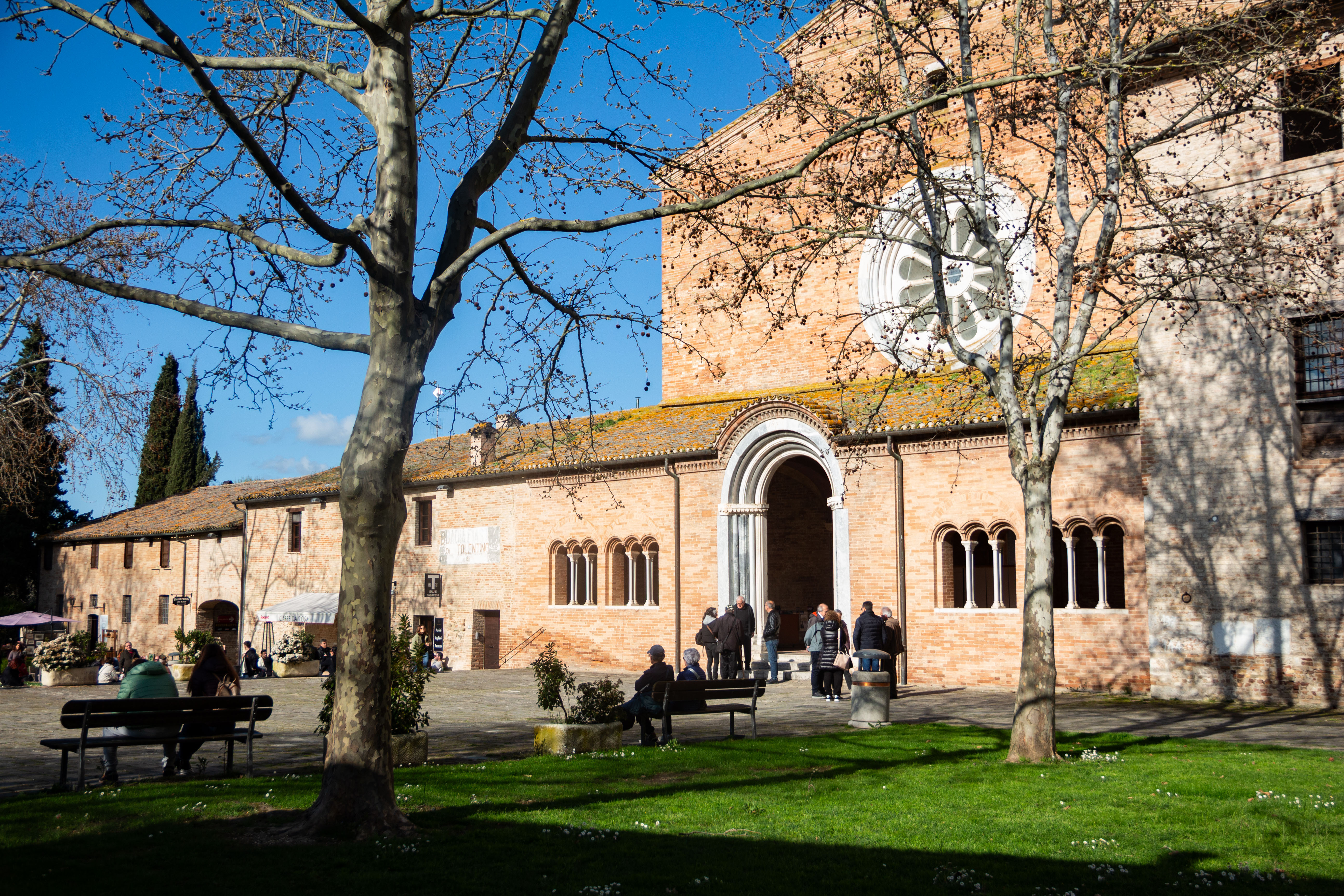 Complesso monastico Abbazia di Chiaravalle di Fiastra - Copertina